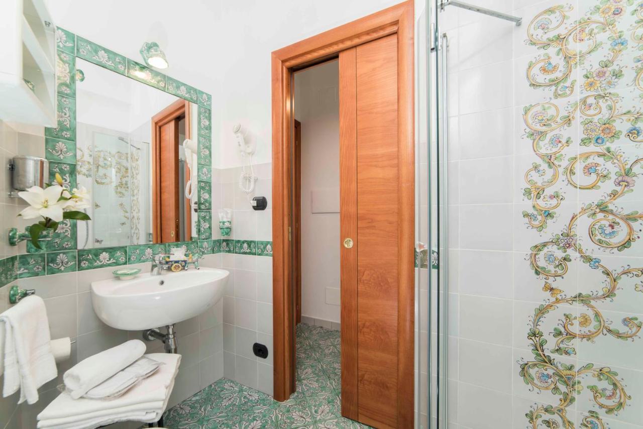 B&B Palazzo Pinto Vietri Eksteriør billede