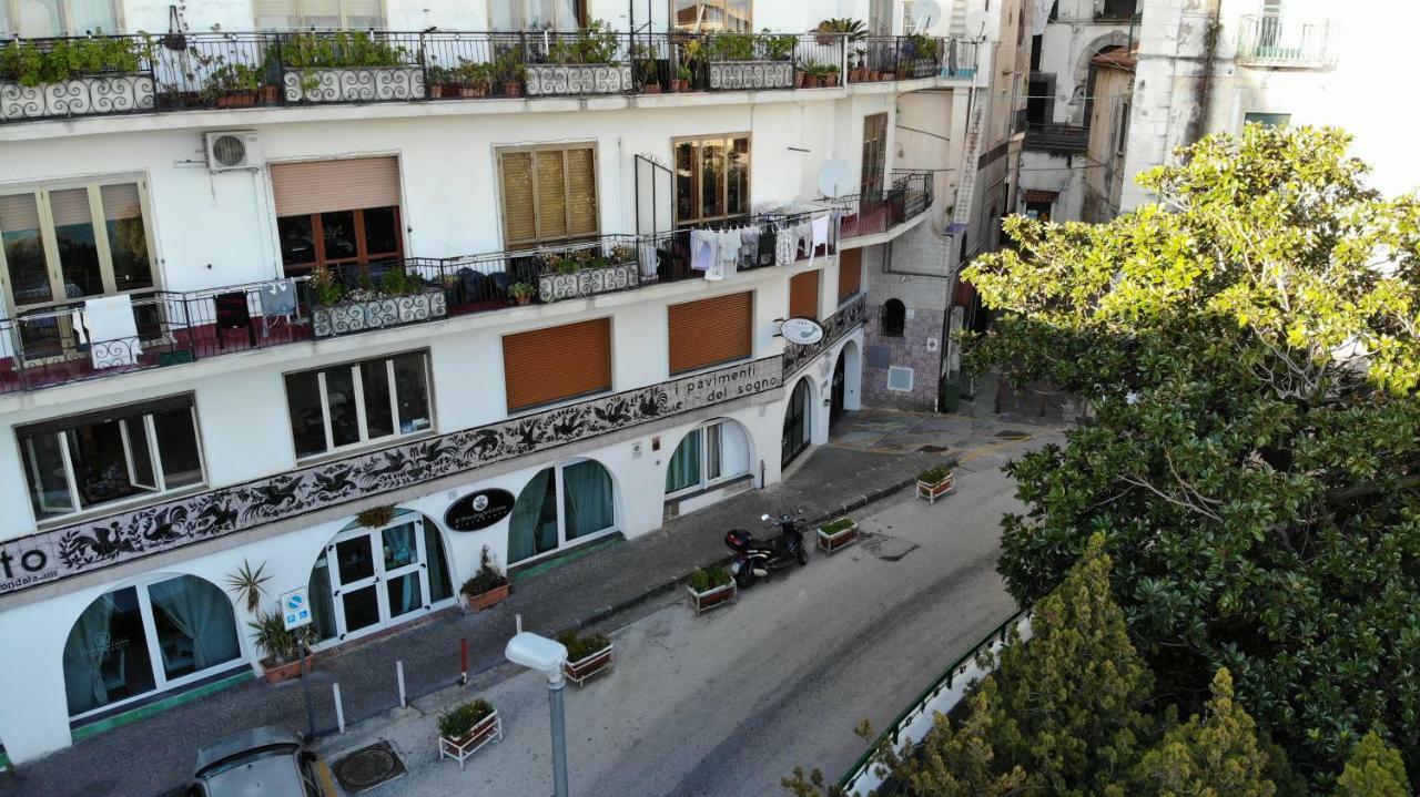 B&B Palazzo Pinto Vietri Eksteriør billede